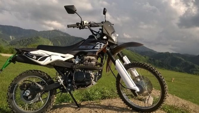 Черный Рейсер Эндуро 150