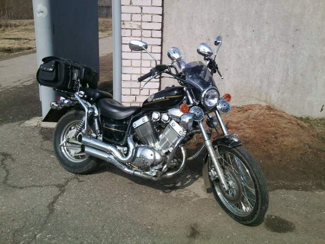 Черный с кофрами Стелс 400 Круизер