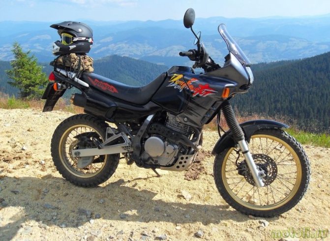 Мотоцикл Honda NX 650 Dominator - достойный туристический эндуро