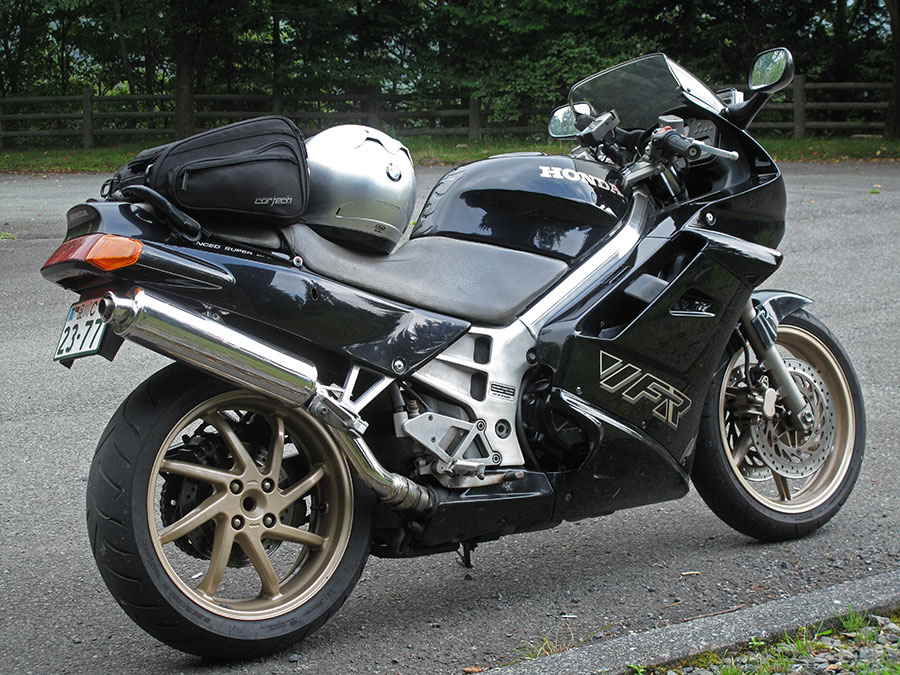 Мотоцикл Honda VFR 750 F
