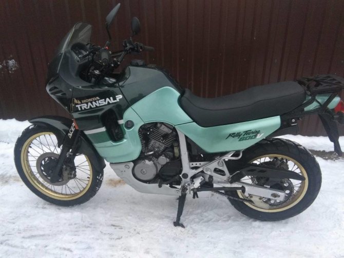 Мотоцикл Honda XL 600 V Transalp - один из лучших представителей туристических эндуро
