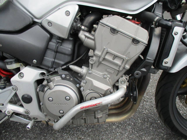 Обзор Honda CB 900 F Hornet - типичный дорожный мотоцикл