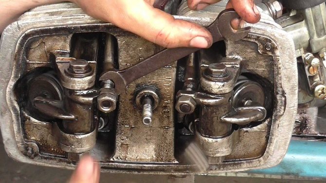 откручиваем гайку