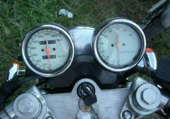 Приборная панель Сузуки Бандит 250 кубов