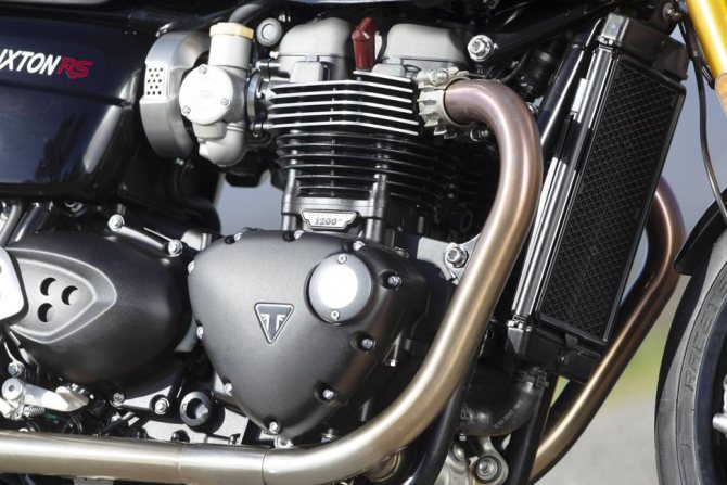 Triumph Thruxton RS 2021. Обзор и тест