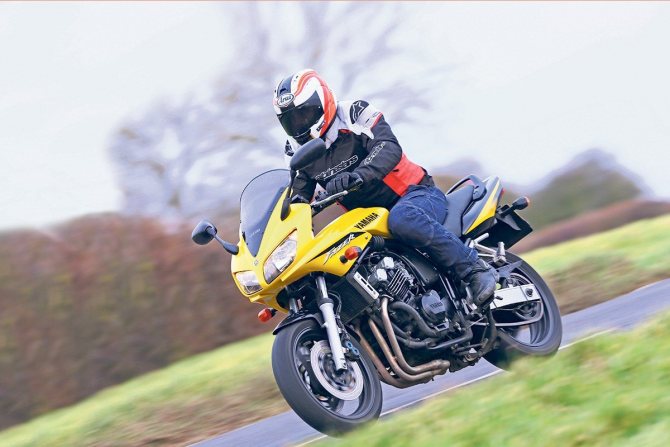 Yamaha FZS 600 Fazer, фото