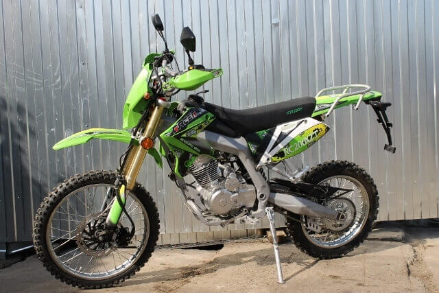 Зеленый Racer Enduro 200