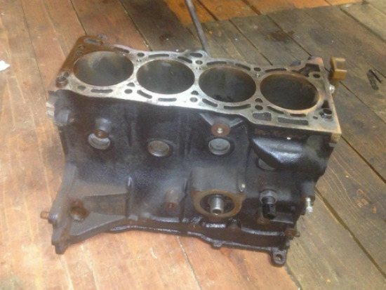 Блок цилиндров QG18DE