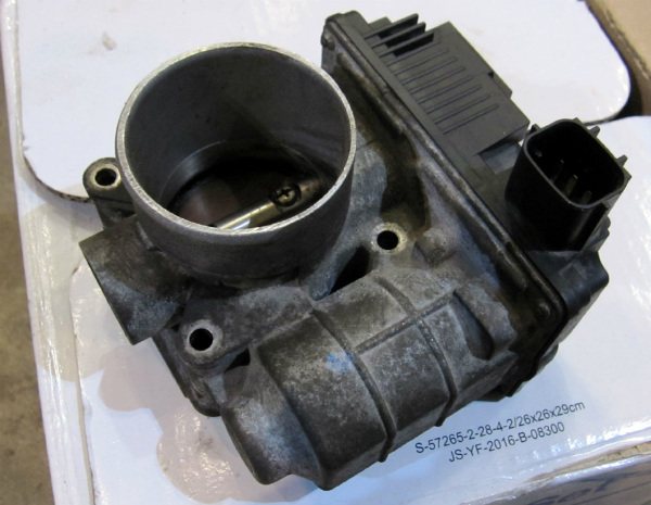 Дроссельный узел QG16DE