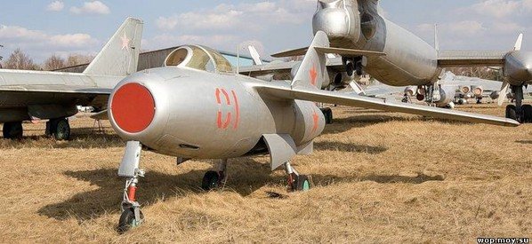 Истребитель Ла-15