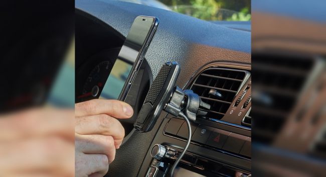 Как закрепить смартфон в автомобиле 6