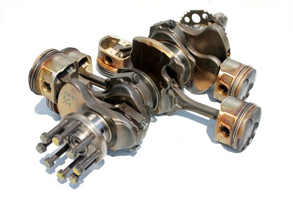 Коленвал, шатуны и поршни двигателя 4GR-FSE