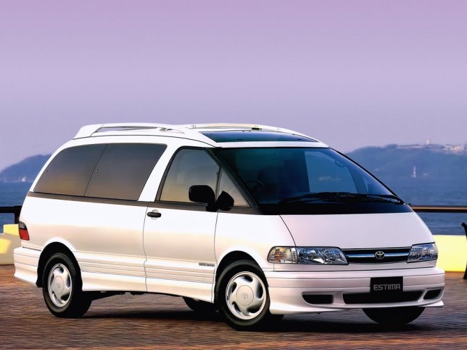 Toyota Estima 1998 года